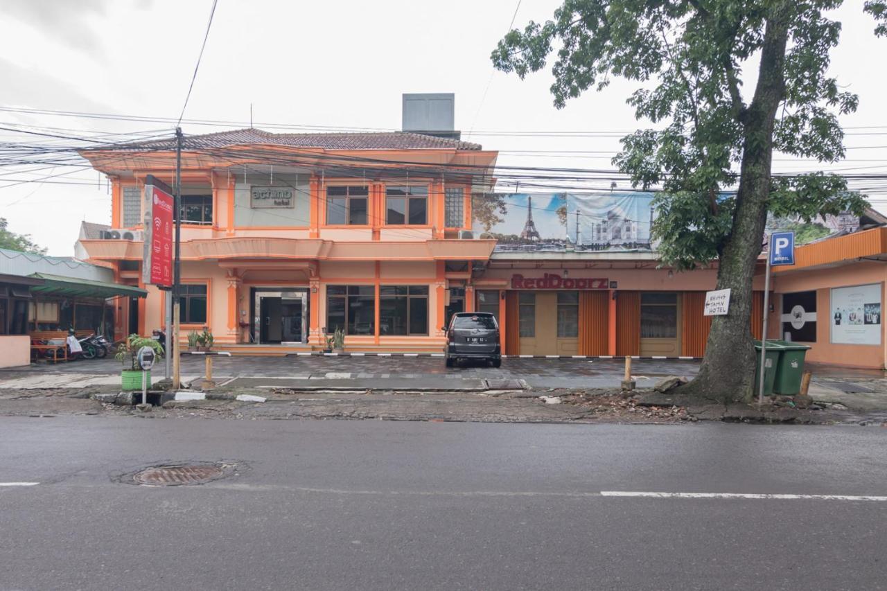 Reddoorz @ Achino Hotel Bandung Exterior photo