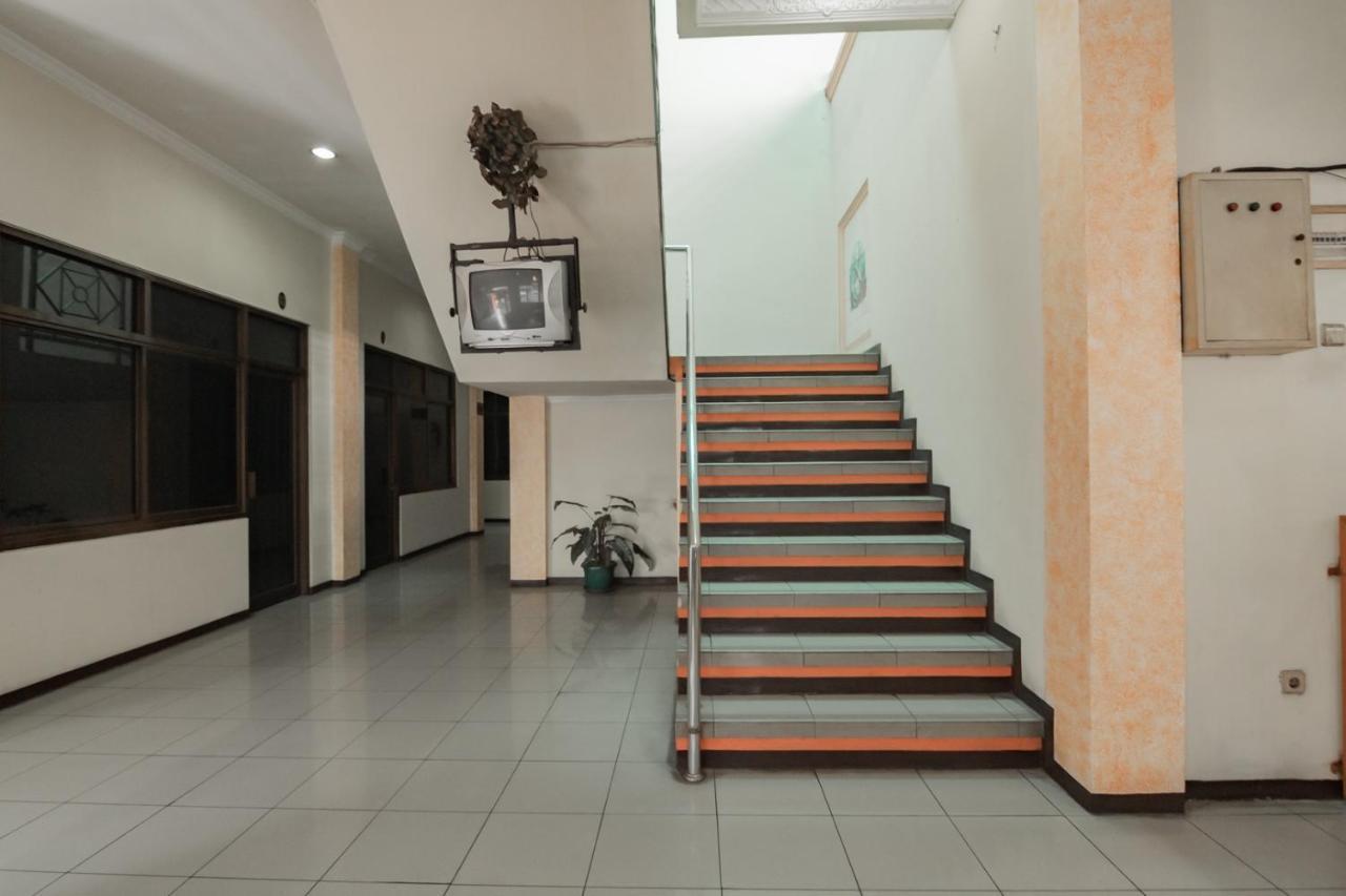 Reddoorz @ Achino Hotel Bandung Exterior photo