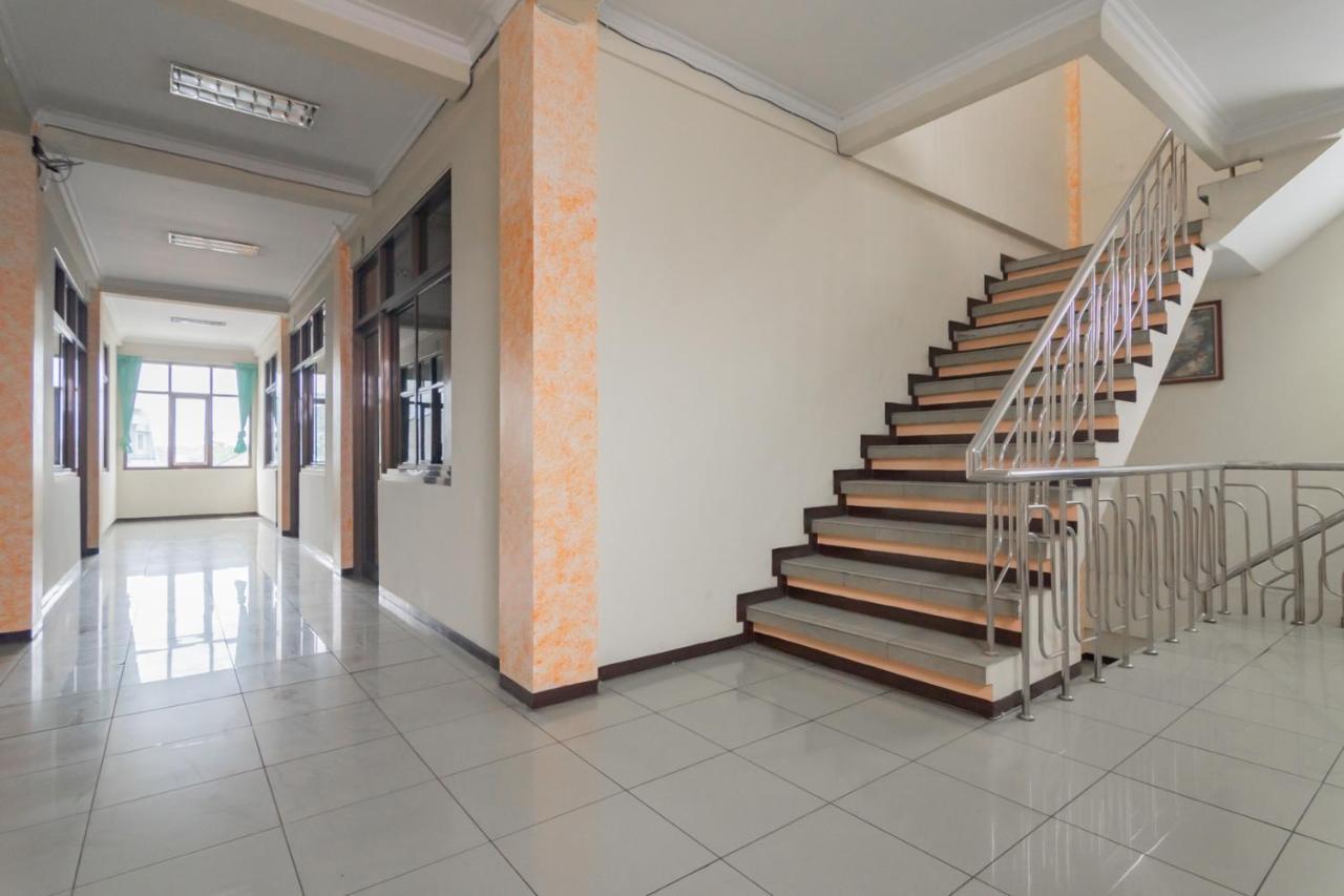 Reddoorz @ Achino Hotel Bandung Exterior photo